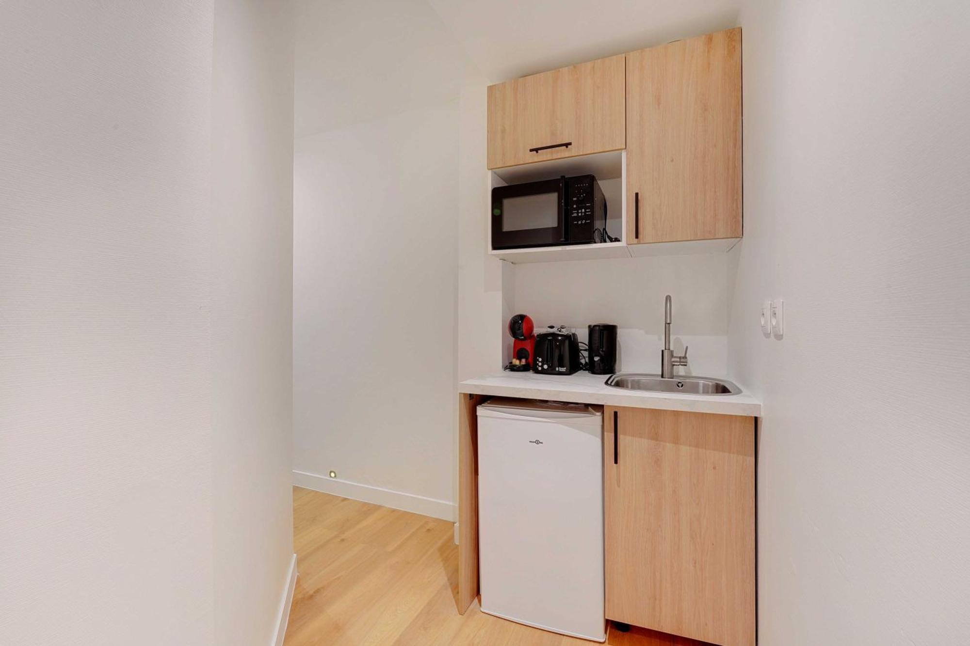 Modern - 2p - Canal Saint Martin Apartment Paris